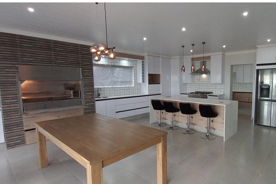 4 Bedroom Property for Sale in Monte Christo Western Cape